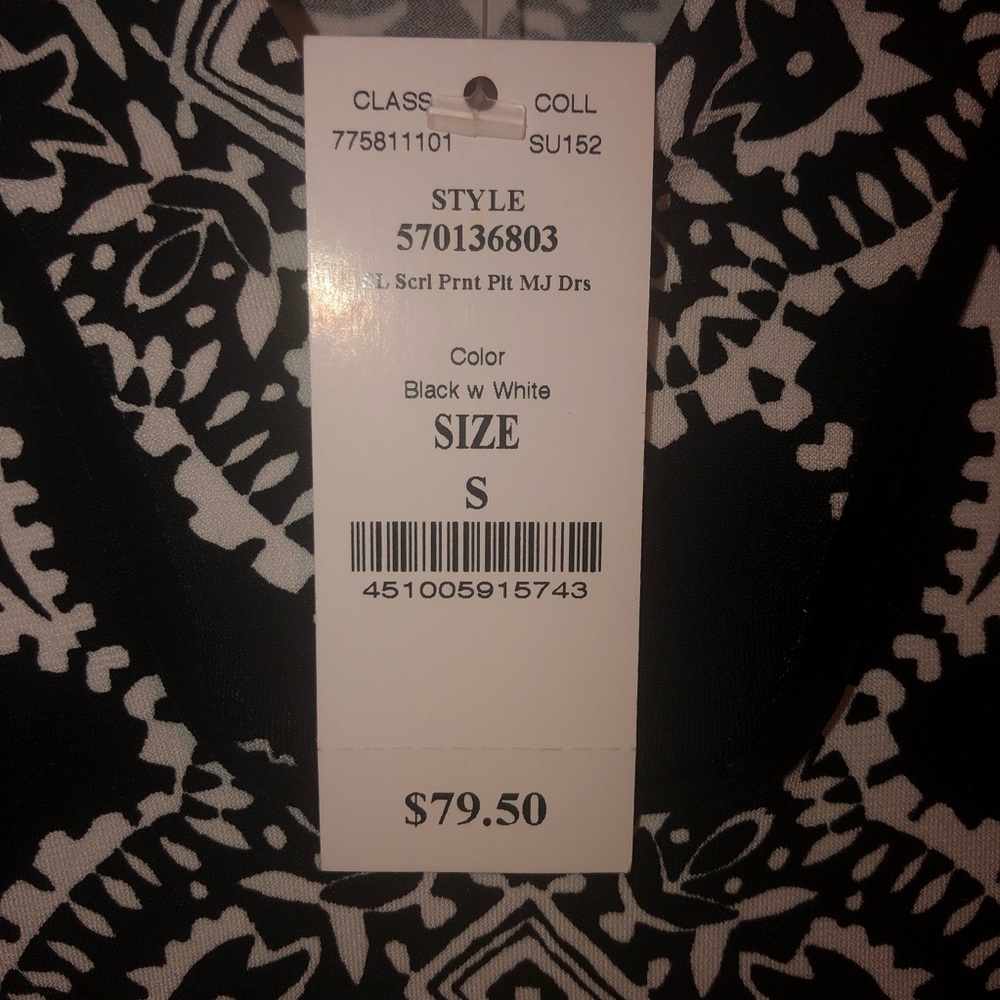 White House Black Market | Scroll Print Dress - Picture 5 of 8
